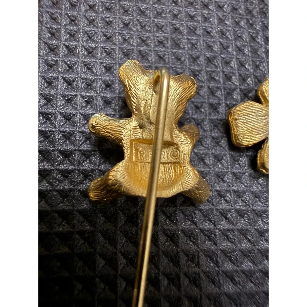 Vintage Hat Pins set. Gold tone. READ